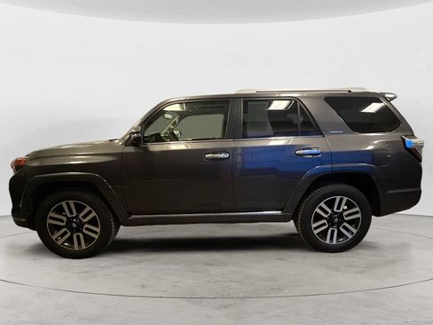 Used 2017 Toyota 4Runner Limited AWD/4WD image 2