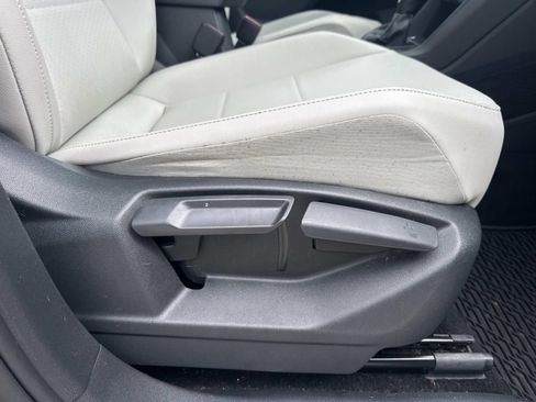 Used 2021 Volkswagen Tiguan SE w/ Panoramic Sunroof Package FWD image 12