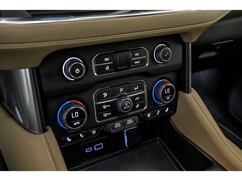 Used 2024 Chevrolet Tahoe Premier w/ Advanced Technology Package AWD/4WD image 26