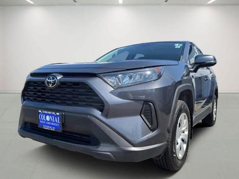 Used 2022 Toyota RAV4 LE image 2