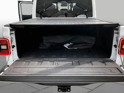 Used 2025 Jeep Gladiator Mojave AWD/4WD image 37