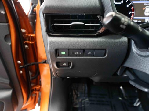 Used 2021 Nissan Sentra SR w/ SR Premium Package FWD image 11