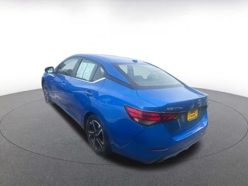 Used 2025 Nissan Sentra SV FWD image 4