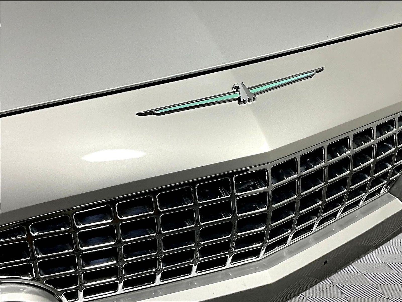 Used 2004 Ford Thunderbird RWD image 24