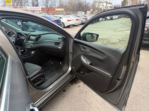 Used 2019 Chevrolet Impala Premier image 16