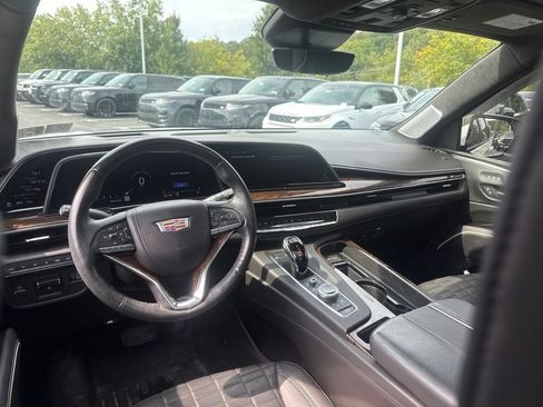 Used 2022 Cadillac Escalade Sport Platinum w/ LPO, ONYX Package AWD/4WD image 13