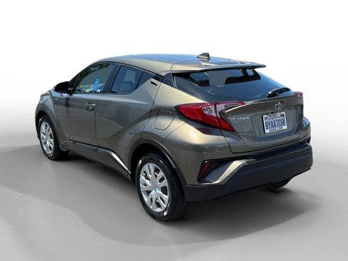 Used 2021 Toyota C-HR LE FWD image 3