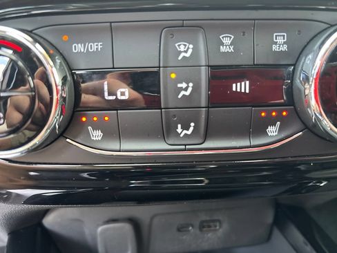 Used 2025 Chevrolet Trax ACTIV w/ Driver Confidence Package FWD image 29