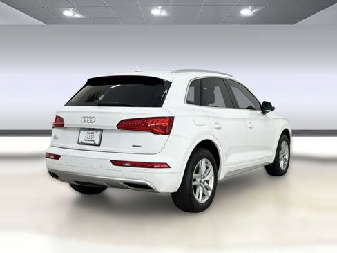 Used 2020 Audi Q5 Premium w/ Convenience Package image 9