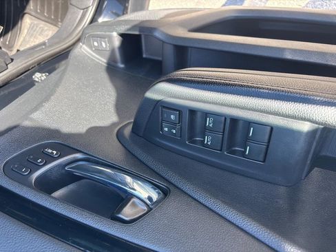 Used 2018 Honda Pilot Elite image 12