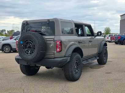 New 2026 Ford Bronco Badlands w/ Sasquatch Package