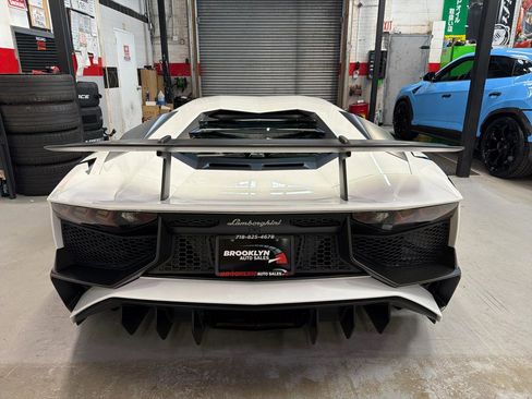 Used 2016 Lamborghini Aventador LP 750-4 Superveloce image 7