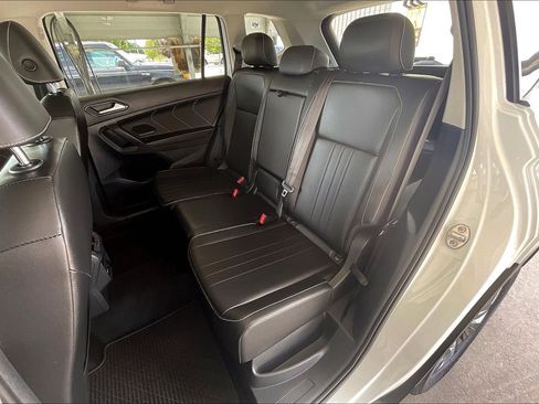Used 2022 Volkswagen Tiguan SE AWD/4WD image 19