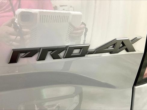 Used 2024 Nissan Frontier PRO-4X w/ Off-Road Protection Package image 8