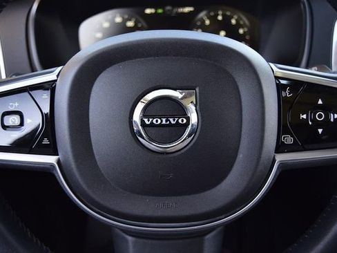 Used 2021 Volvo XC90 T6 Momentum image 17