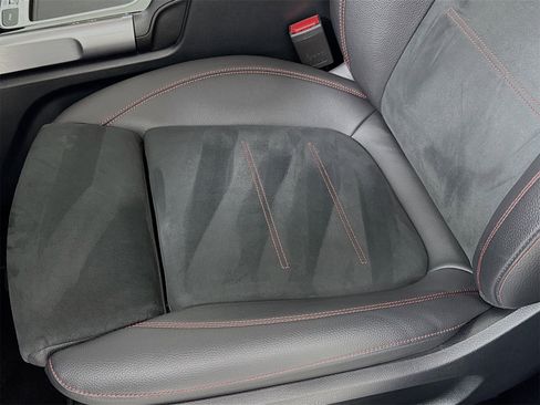 Used 2025 Mercedes-Benz GLB 250 GLB 250 image 19