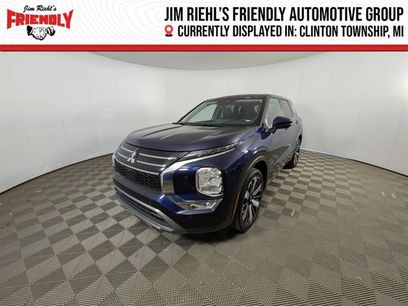 Used 2025 Mitsubishi Outlander SE