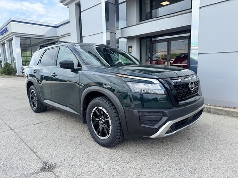 Used 2023 Nissan Pathfinder Rock Creek AWD/4WD image 16