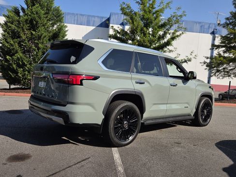 Used 2024 Toyota Sequoia Limited AWD/4WD image 6