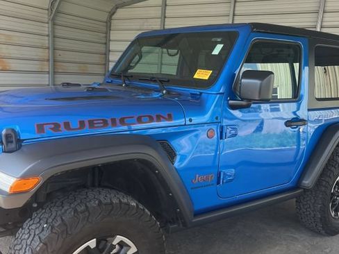 Used 2024 Jeep Wrangler Rubicon w/ Convenience Group AWD/4WD image 5
