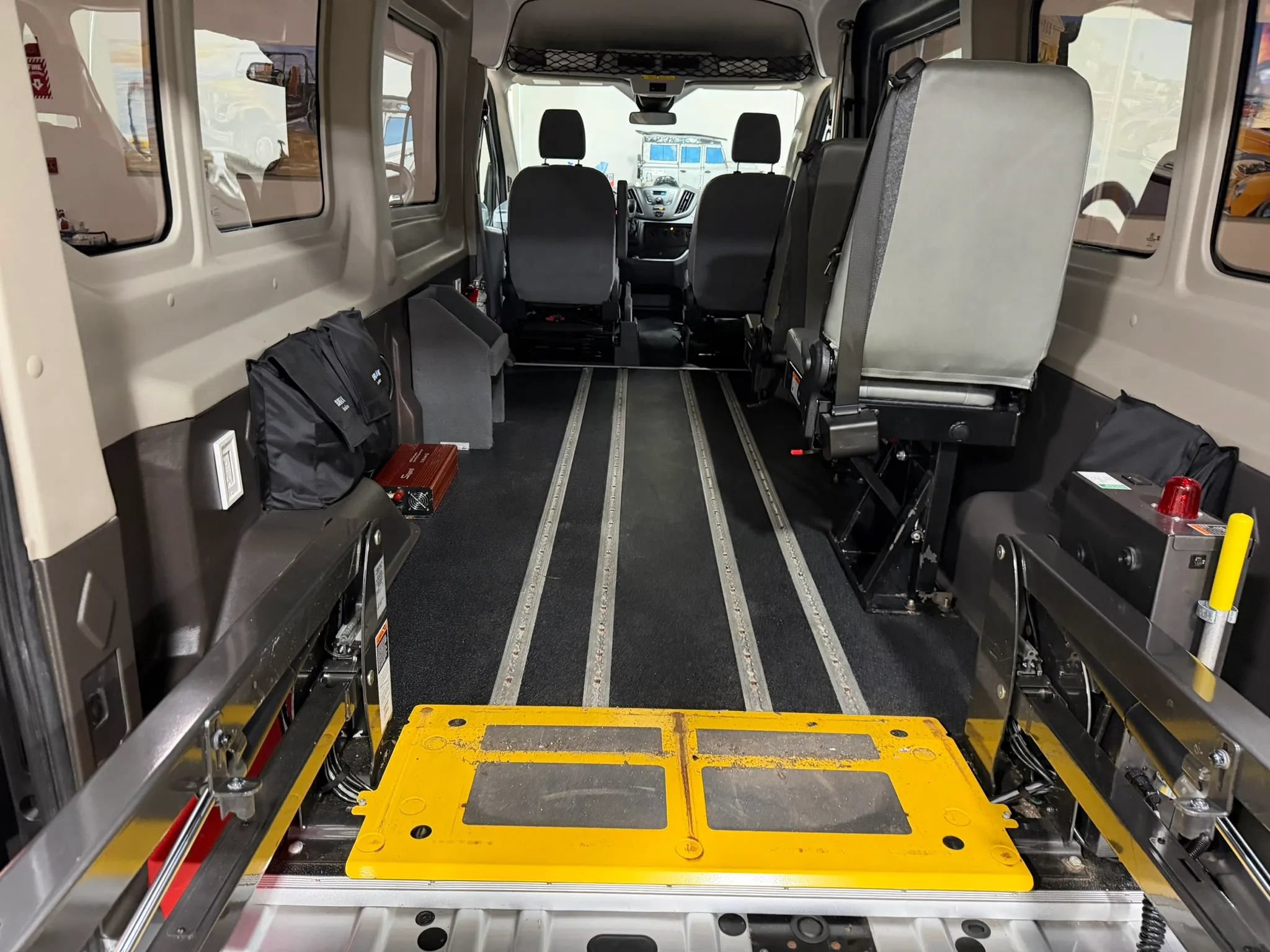 Used 2019 Ford Transit 250 148 Medium Roof RWD image 61