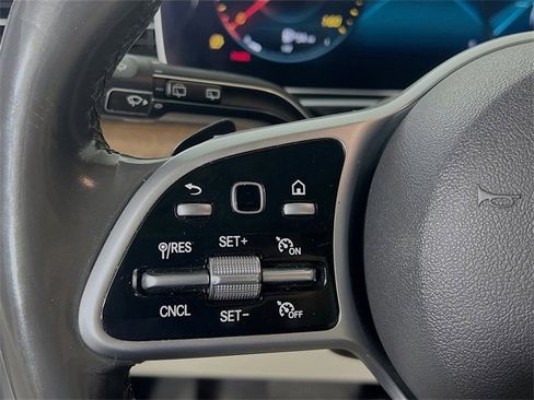 Used 2020 Mercedes-Benz GLE 350 4MATIC w/ Premium Package image 16