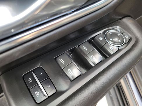 Used 2023 Chevrolet Tahoe Premier AWD/4WD image 9