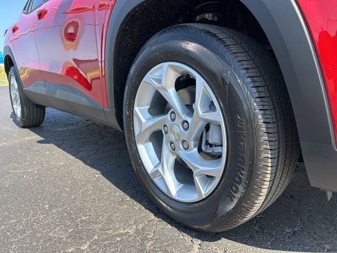 New 2026 Chevrolet Trax LS w/ LS Convenience Package FWD image 11