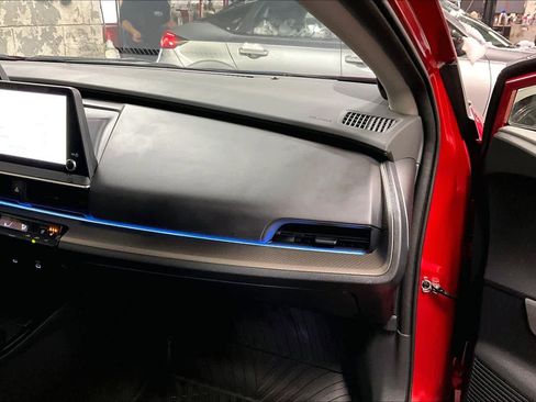 Used 2024 Toyota Prius Limited image 17