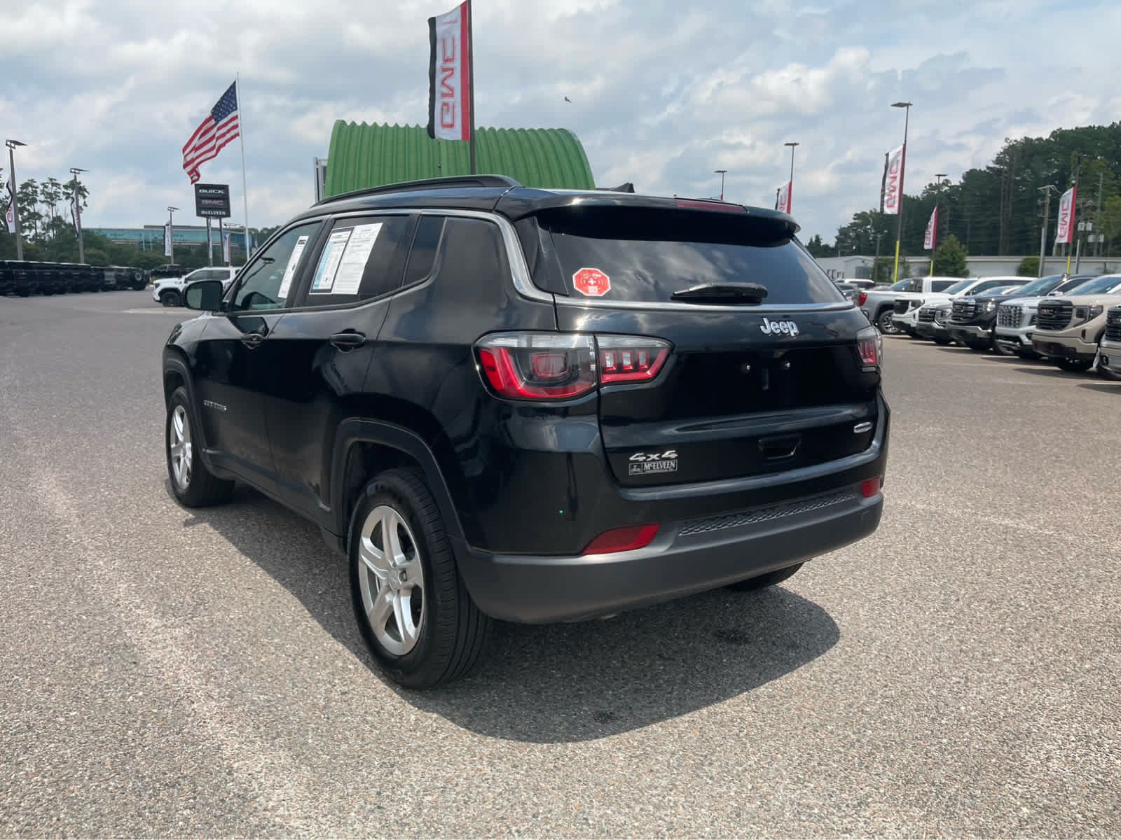 Used 2024 Jeep Compass Latitude AWD/4WD image 7