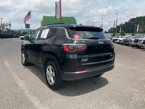 Used 2024 Jeep Compass Latitude AWD/4WD image 7