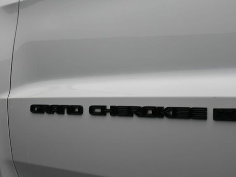 Used 2021 Jeep Grand Cherokee Limited w/ Quick Order Package 28K 80th AWD/4WD image 10