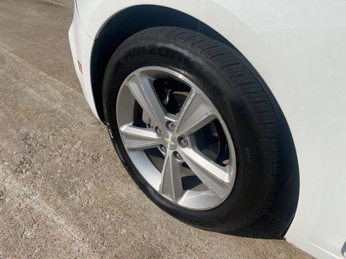 Used 2016 Chevrolet Cruze LT image 8