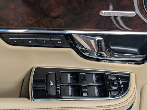 Used 2011 Jaguar XJ L RWD image 15