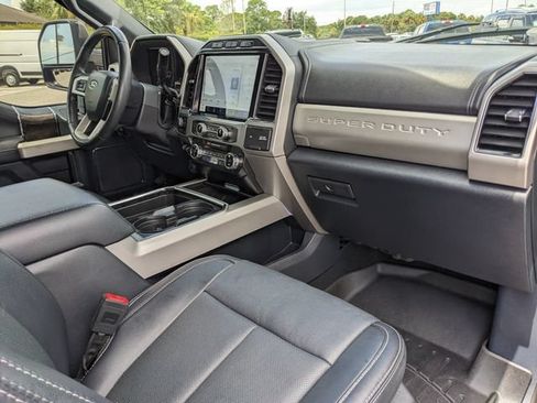 Used 2022 Ford F250 Lariat w/ Black Appearance Package AWD/4WD image 13