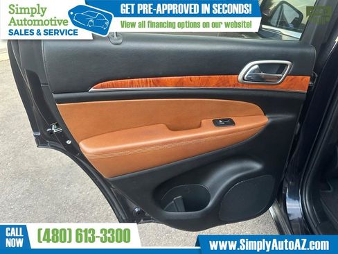 Used 2011 Jeep Grand Cherokee Overland image 23