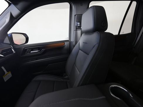 Used 2026 GMC Yukon Denali w/ Sun & Power Step Package image 39