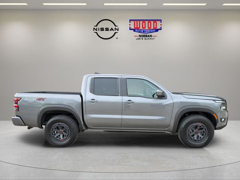 Used 2026 Nissan Frontier PRO-4X AWD/4WD image 2