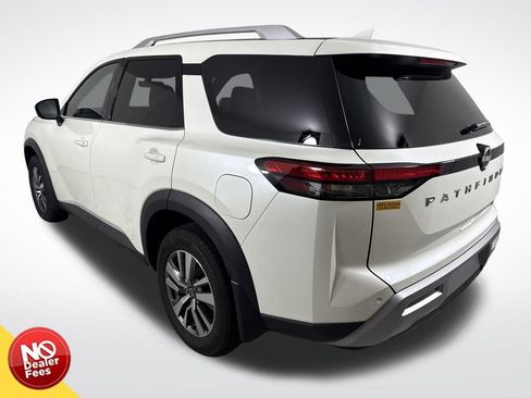 Used 2023 Nissan Pathfinder SL image 6