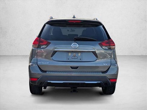 Used 2018 Nissan Rogue SV w/ Sun & Sound Touring Package image 6