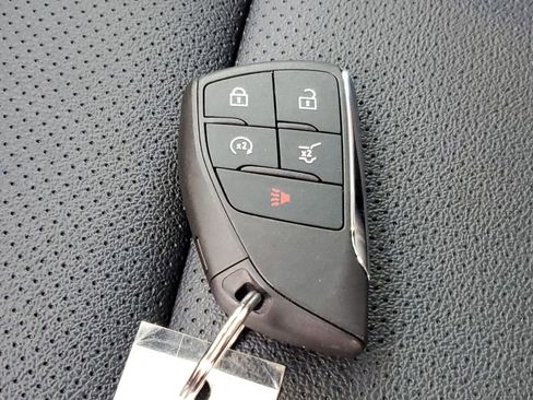 Used 2025 Chevrolet Traverse LT w/ Driver Confidence Package image 34