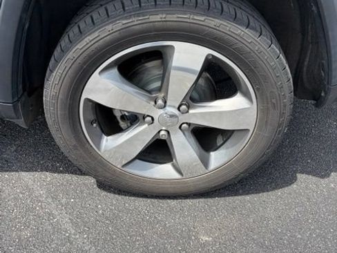 Used 2016 Jeep Grand Cherokee Limited RWD image 5