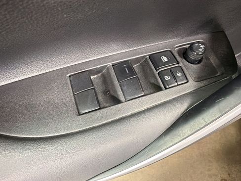 Used 2022 Toyota Corolla SE FWD image 12