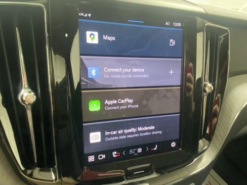 Certified 2025 Volvo XC60 B5 Plus image 17