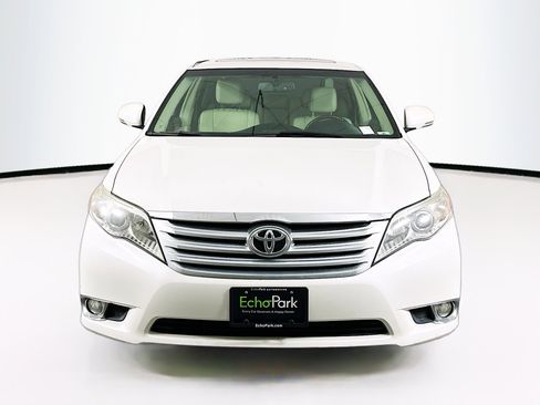 Used 2012 Toyota Avalon Limited image 2