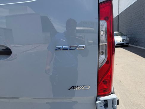 Used 2025 Mercedes-Benz Sprinter 2500 image 31