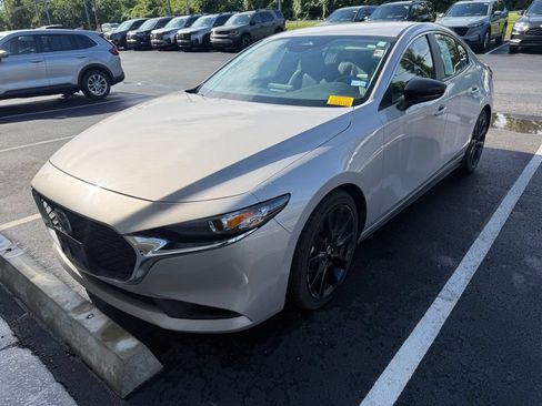 Used 2024 MAZDA MAZDA3 s FWD image 3