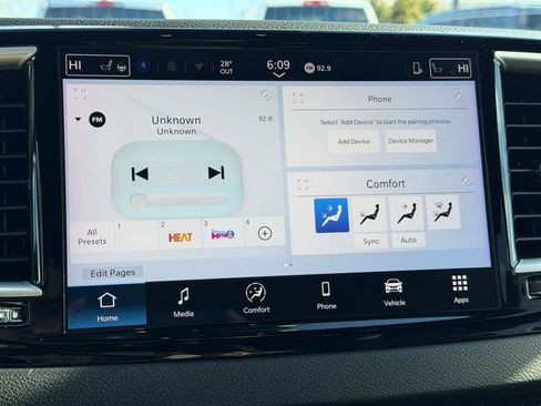 Certified 2025 Chrysler Pacifica Select image 25