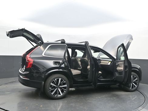 New 2026 Volvo XC90 B5 Core image 39