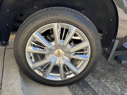 Used 2021 Chevrolet Silverado 1500 LTZ w/ LTZ Convenience Package II AWD/4WD image 47